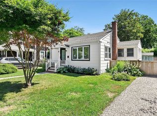 322 6th St, Greenport, NY 11944