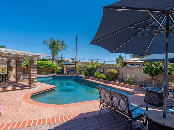 2817 Ridgewood St, Santa Ana, CA 92705