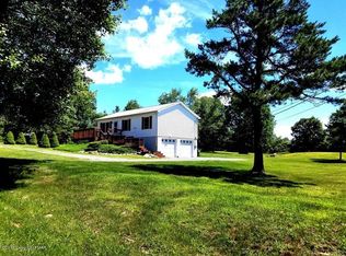 2220 Yellowstone Dr, Blakeslee, PA 18610