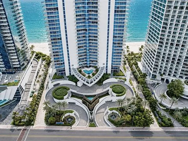 17001 Collins Ave #CU-3402 — Photo 62