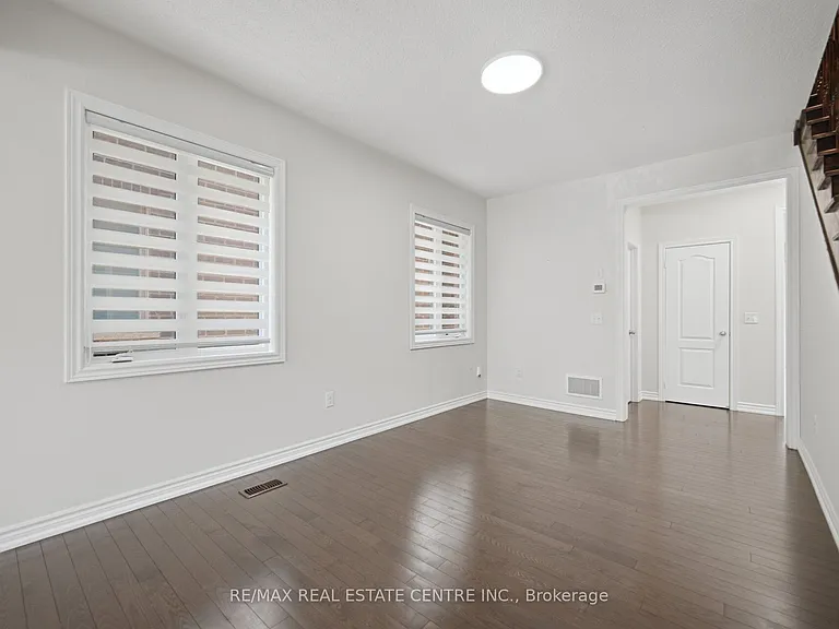 99 Colville Pl — Photo 12
