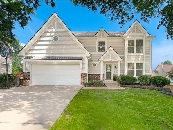 22702 W 51st St, Shawnee, KS 66226