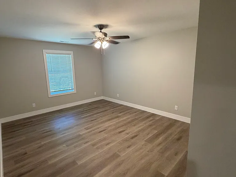 323 N Chestnut St #325 — Photo 6