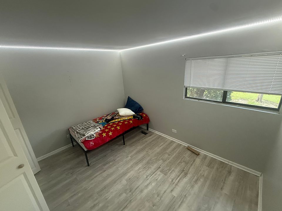 2nd image of 1368 Court Maria