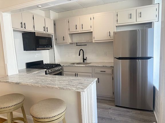 4th image of 934 Garden St APT 3