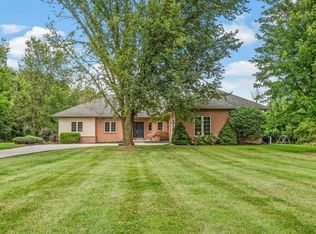 7590 S Kearney Rd, Whitmore Lake, MI 48189