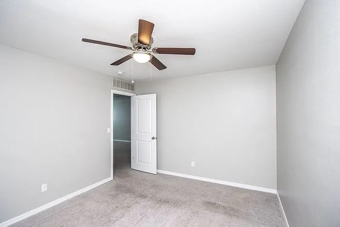 2377 E Alonso Dr — Photo 33