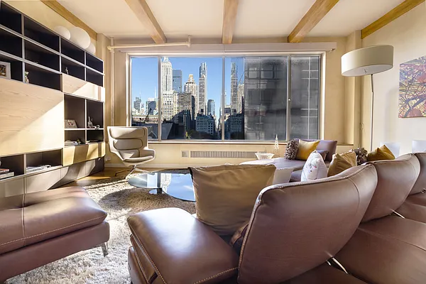 Sold by Flat Iron Real Estate | media 1