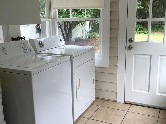 Your laundry room off the kitchen (washer and dryer included