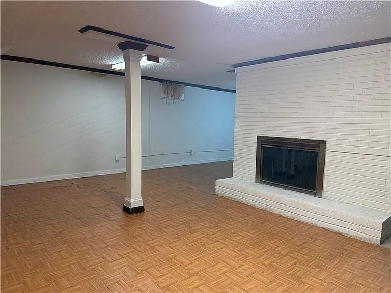 981 Woodward Park Dr — Photo 16
