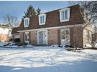 2039 Welch Ct, Ann Arbor, MI 48103