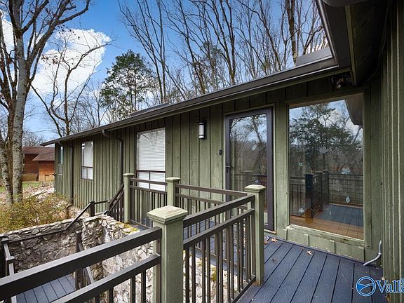 3rd image of 3006 Barcody Rd SE