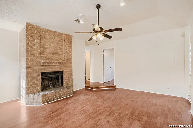 3 bed, 2.0 bath, 1166 sqft, $1,450 — Photo 2