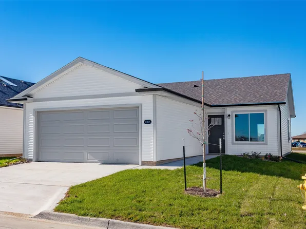 2305 Legacy Dr, Norwalk, IA 50211