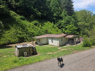 1168 White Oak Rd, Grundy, VA 24614