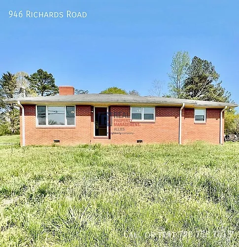 946 Richards Rd NE Photo 1