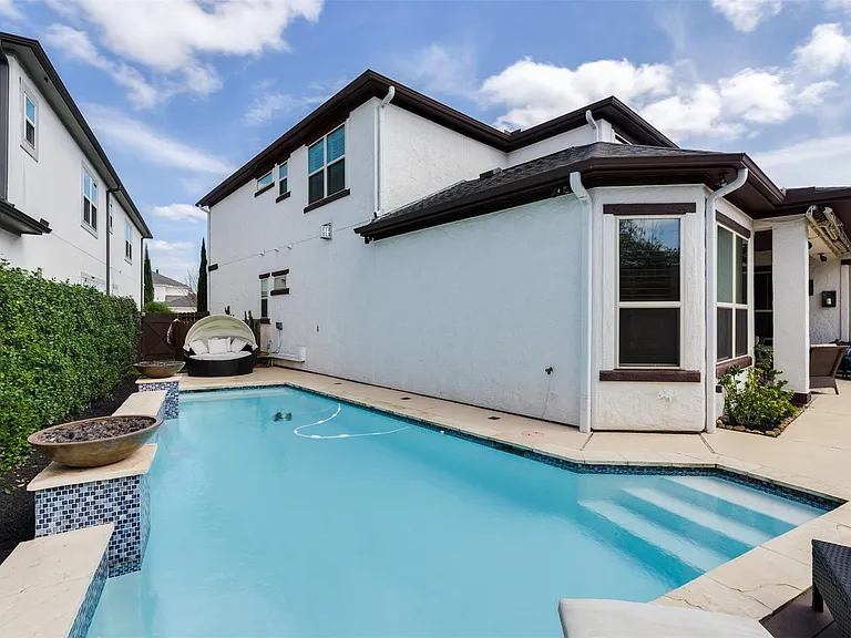 1826 Jade Hollow Ln — Photo 46