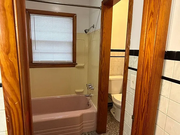 926 E Main St — Photo 6
