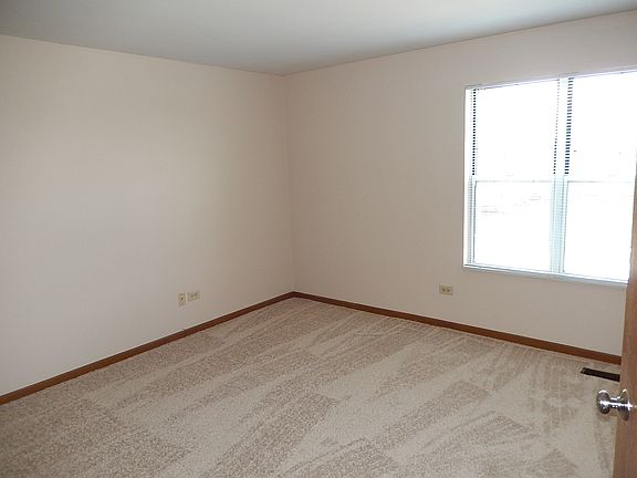 4th image of 131 Kristin Cir APT 9