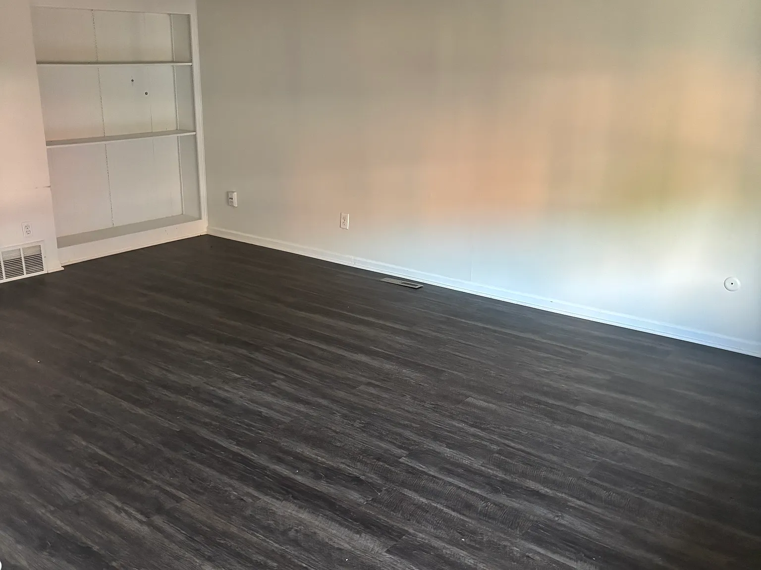 3 bed, 1.5 bath, 1250 sqft, $1,595 — Photo 2