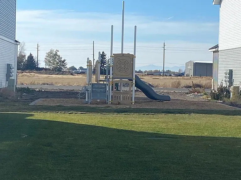 475 Huckleberry Ln — Photo 29