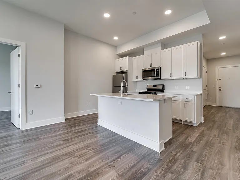 660 Grand St #314 — Photo 5