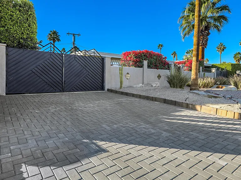 725 S Mountain View Dr — Photo 34