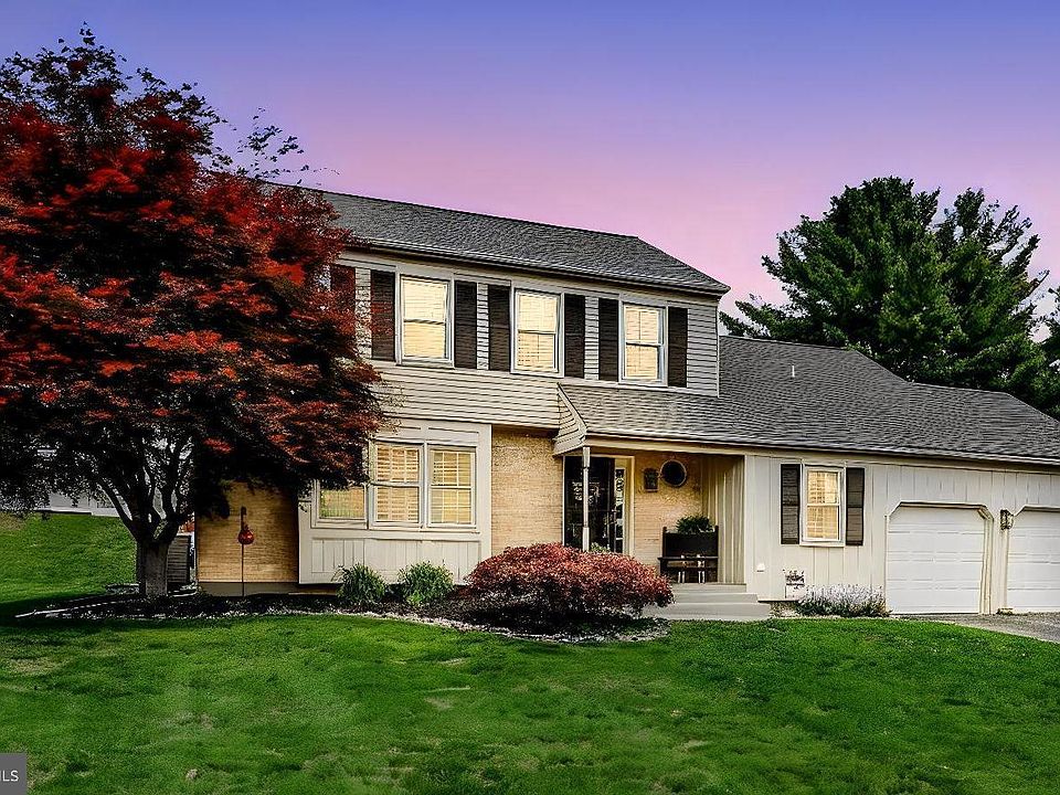 1st image of 230 Barberry Dr