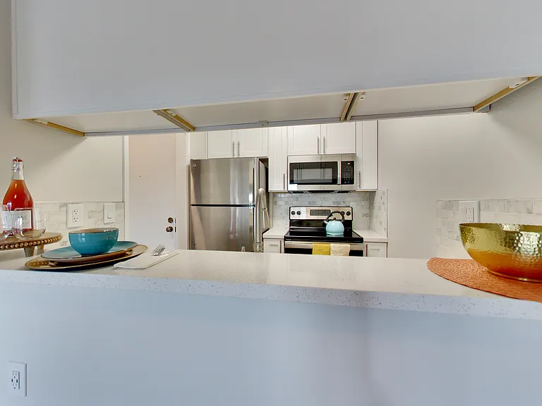 378 Van Buren - Renovated 2bed and 1bed units - Beautiful Building! — Photo 17