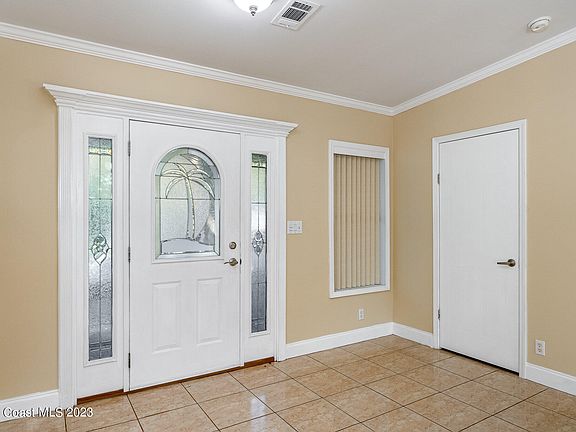 4th image of 4199 Hidden Lakes Dr