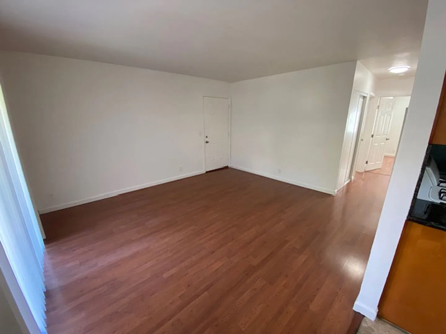 1835 Robin Ln — Photo 2