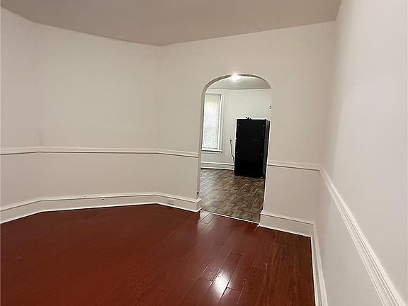 3rd image of 5107 Cottage St Floor 1