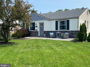 9 E Garden Rd, Broomall, PA 19008