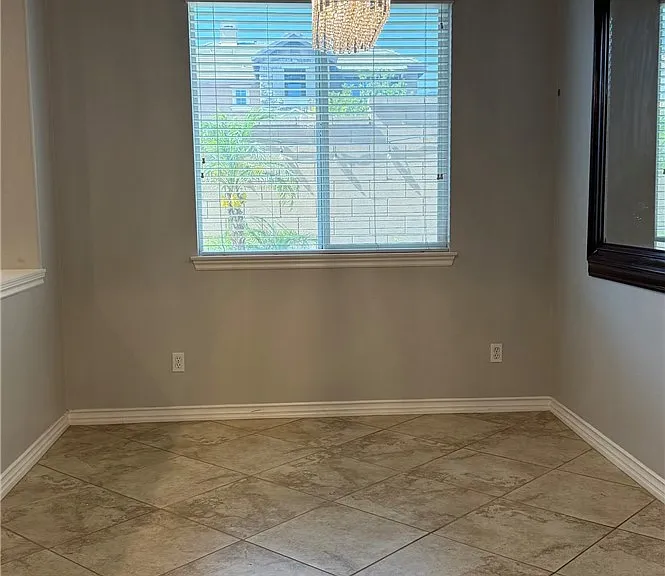 5425 Turin Way — Photo 9