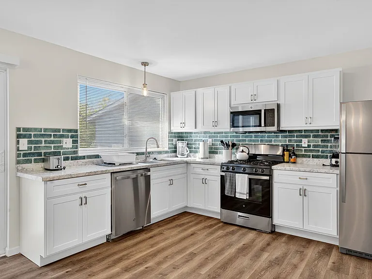 1788 Dandridge Ln — Photo 16