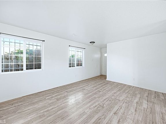 4th image of 10929 Compton Ave