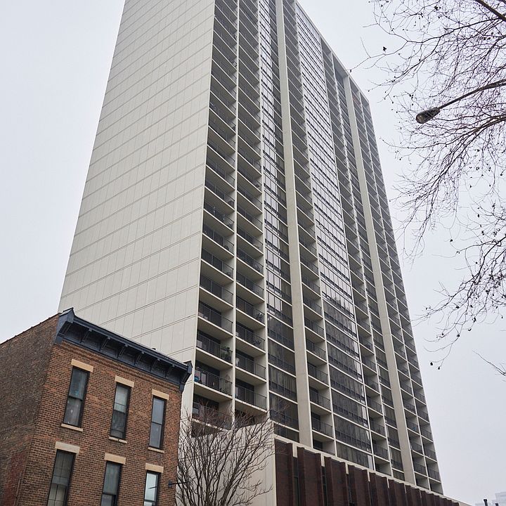 1st image of 1636 N Wells St APT 1811