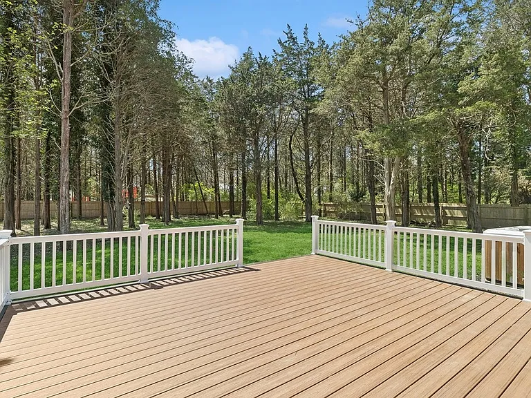 116 Norfolk Dr — Photo 2