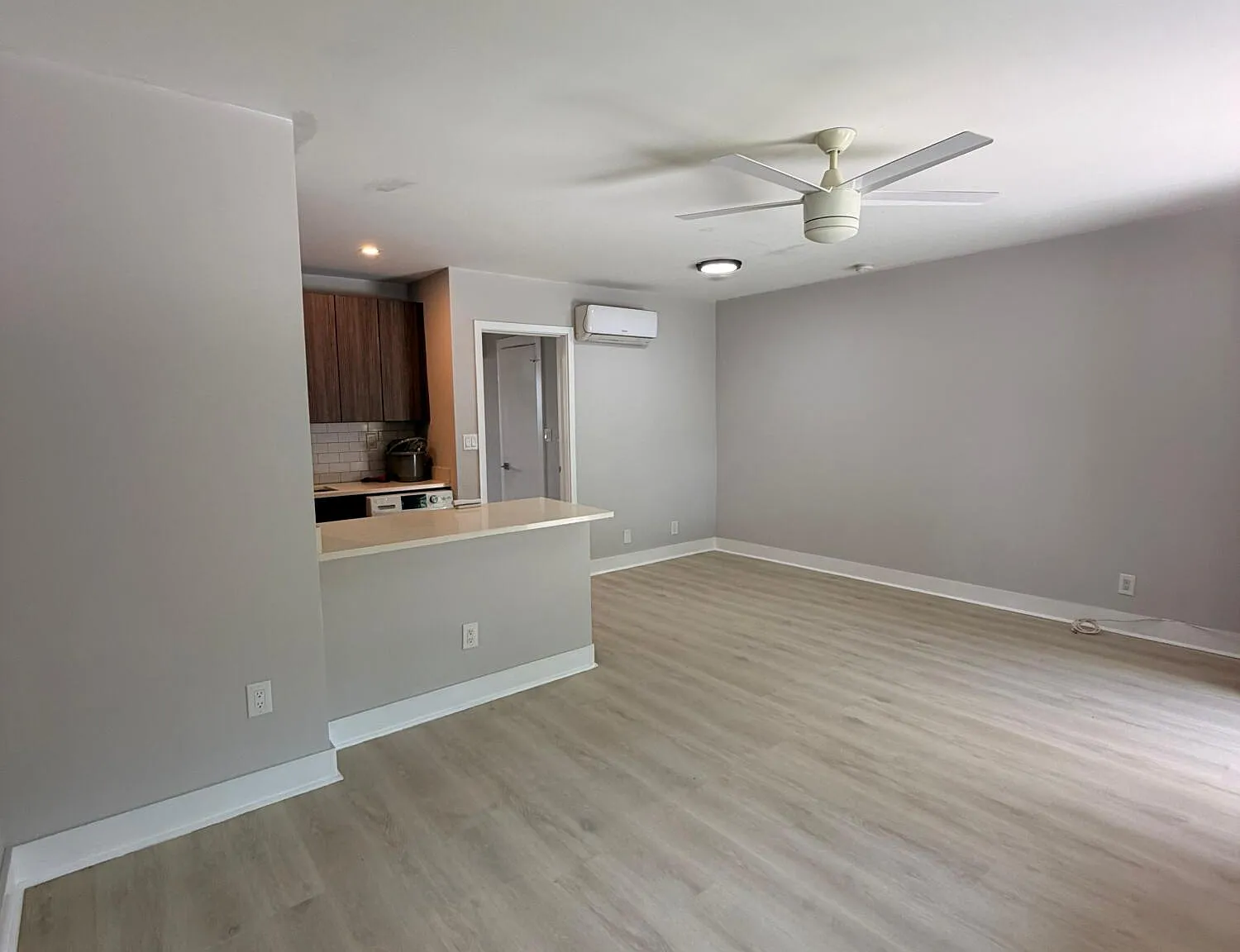 1 bed, 1.0 bath, 4337 sqft, $1,800 — Photo 2