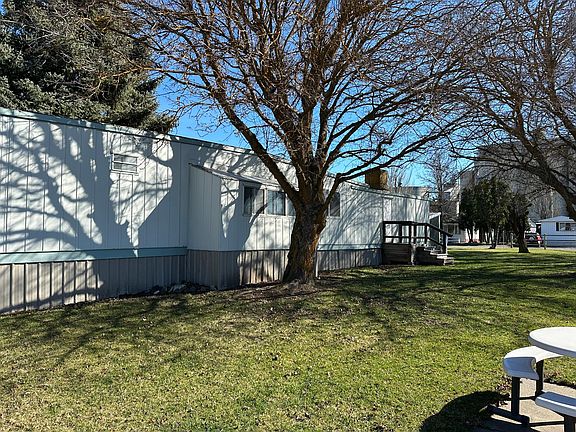 2nd image of 712 SE Railroad Ave