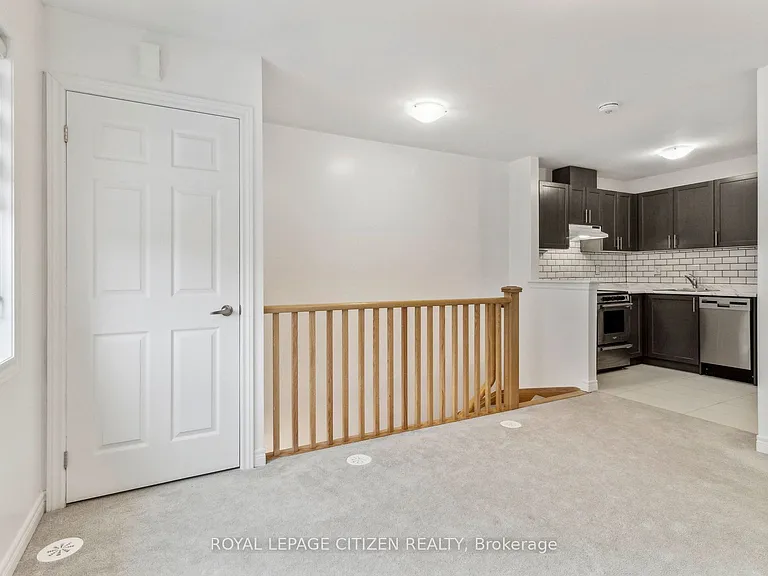 526 Whites Hill Ave #B — Photo 16