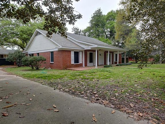 3rd image of 418 Marguerite Blvd