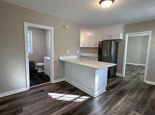 16 Morton St #1R, Andover, MA 01810