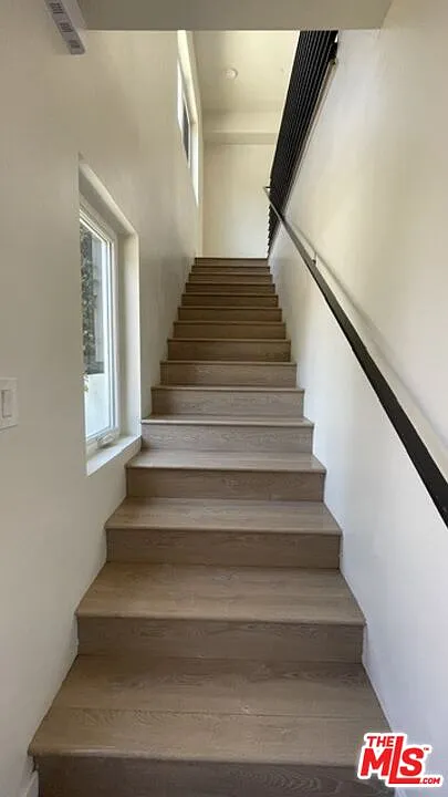 3 bed, 2.5 bath, 1339 sqft, $3,795 — Photo 4