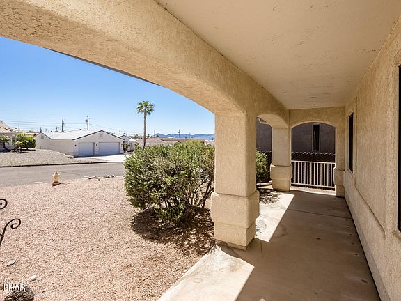 4th image of 3043 Arabian Dr