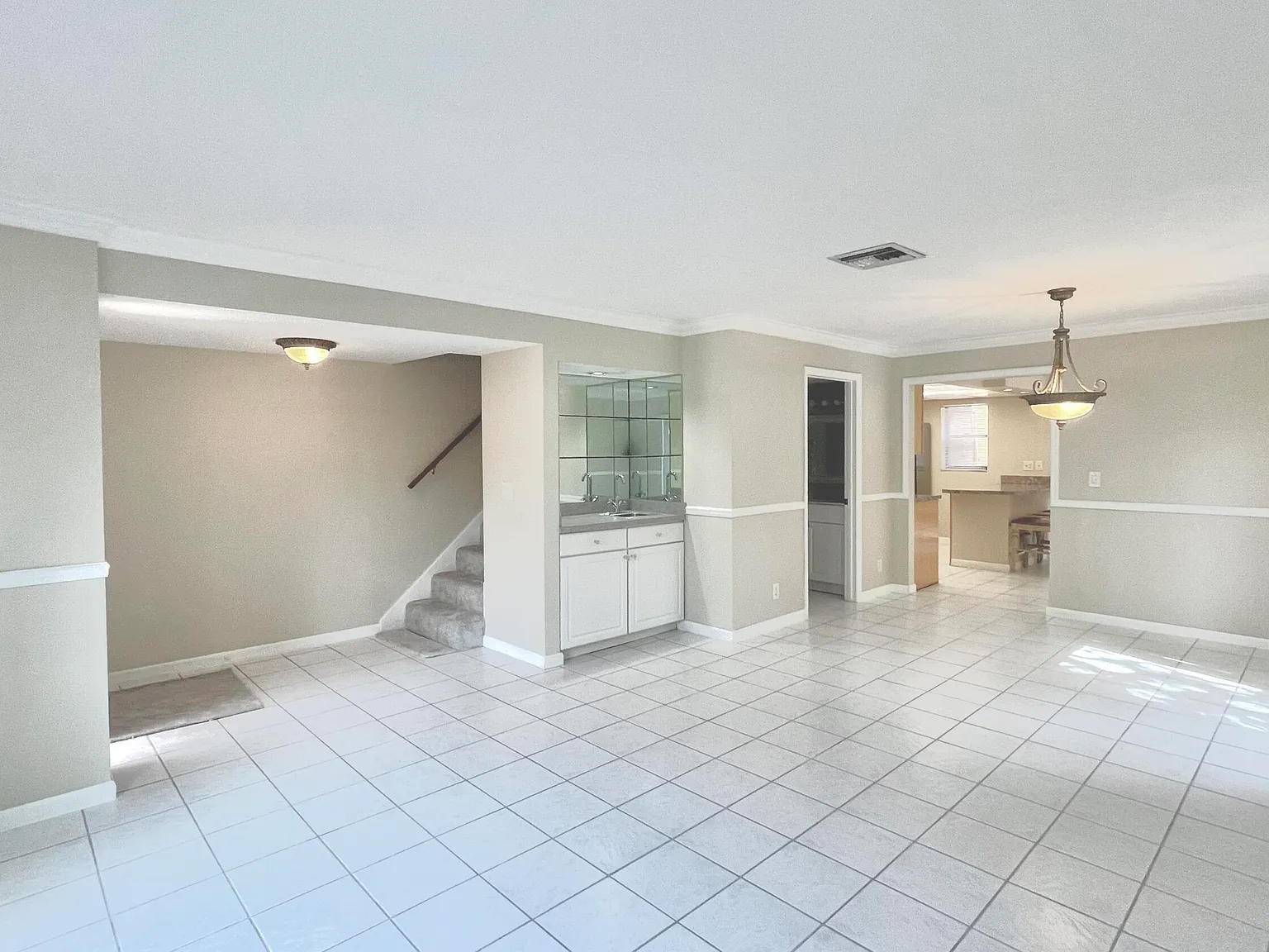 3 bed, 2.5 bath, 1465 sqft, $2,395 — Photo 4