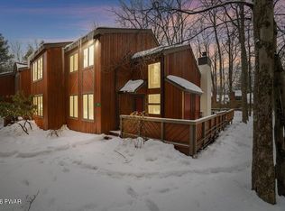 14 Finch Grv, Lake Harmony, PA 18624