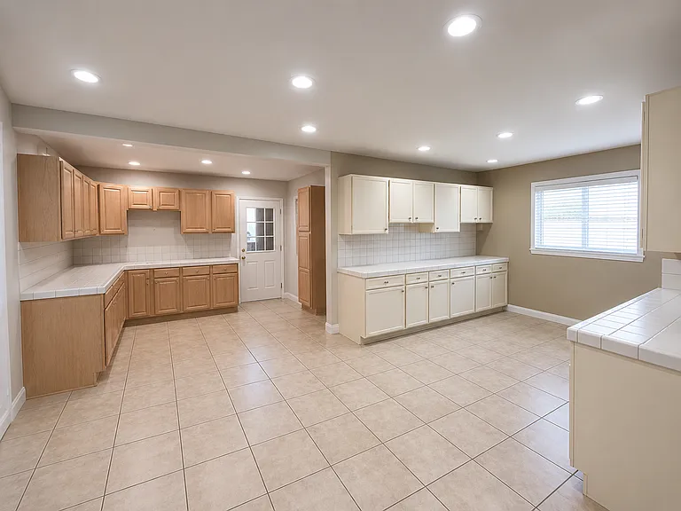 3345 Barbara Cir — Photo 3