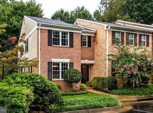 5721 Heritage Hill Ct, Alexandria, VA 22310