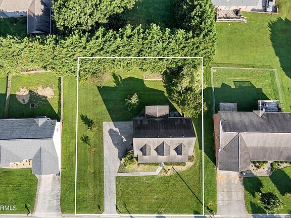 3rd image of 1419 Brookfield Dr